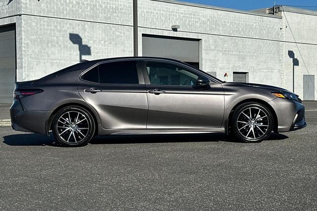 Photo of 2024 Predawn Gray Mica Toyota Camry Hybrid