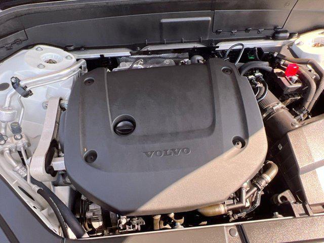 Photo of 2023 Crystal White Metallic Volvo XC90