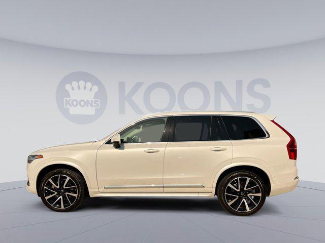 Photo of 2023 Crystal White Metallic Volvo XC90