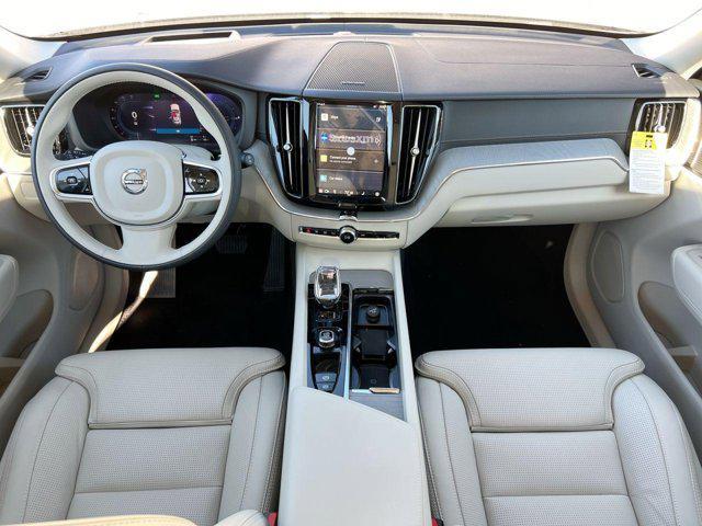 Photo of 2025 Vapour Grey Metallic Volvo XC60 Plug-In Hybrid