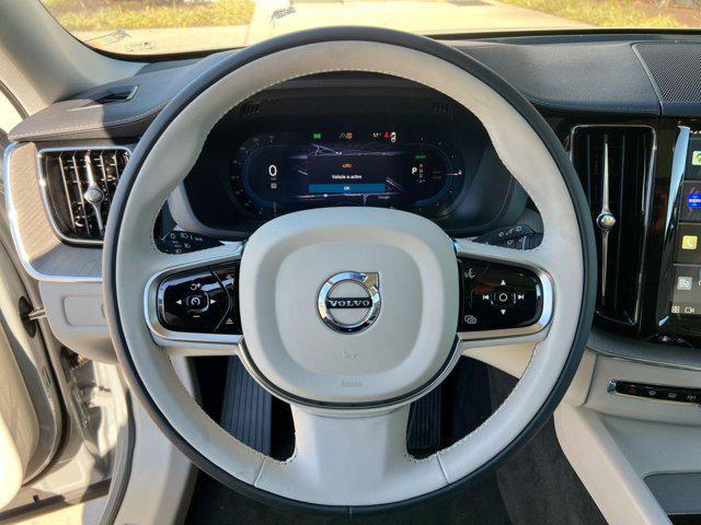 Photo of 2025 Vapour Grey Metallic Volvo XC60 Plug-In Hybrid