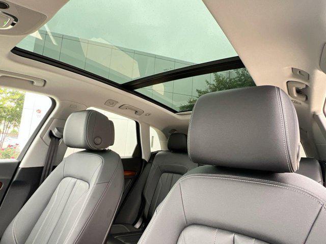 Photo of 2022 Mythos Black Metallic Audi Q5