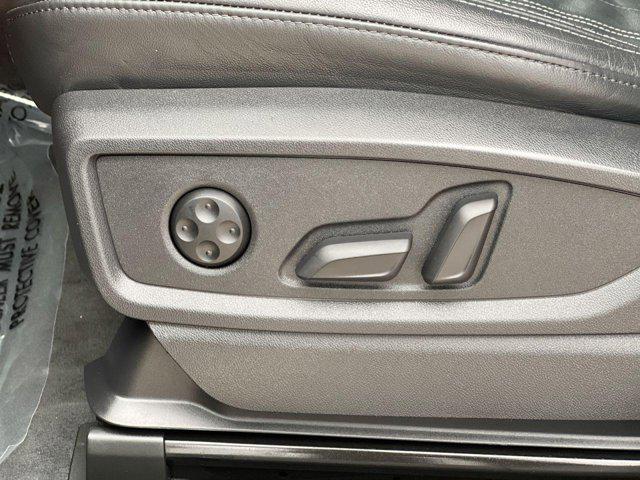 Photo of 2022 Mythos Black Metallic Audi Q5