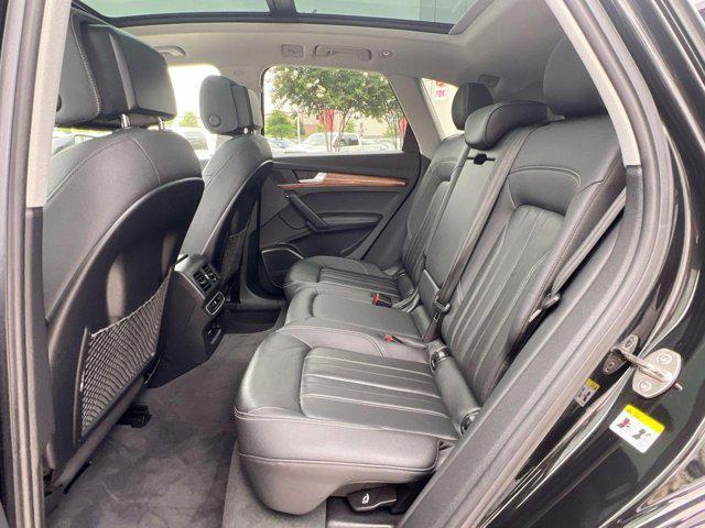 Photo of 2022 Mythos Black Metallic Audi Q5