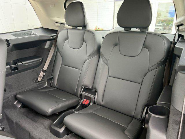 Photo of 2025 Silver Dawn Metallic Volvo XC90