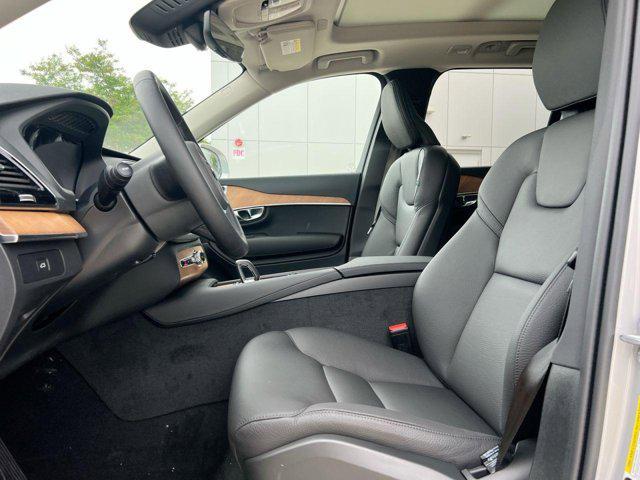 Photo of 2025 Silver Dawn Metallic Volvo XC90