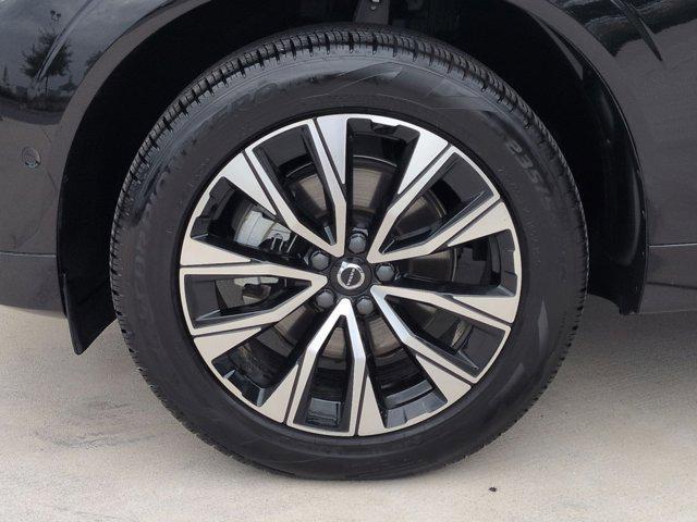 Photo of 2025 Onyx Black Metallic Volvo XC60