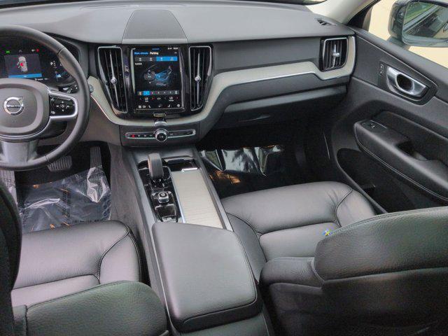 Photo of 2025 Onyx Black Metallic Volvo XC60