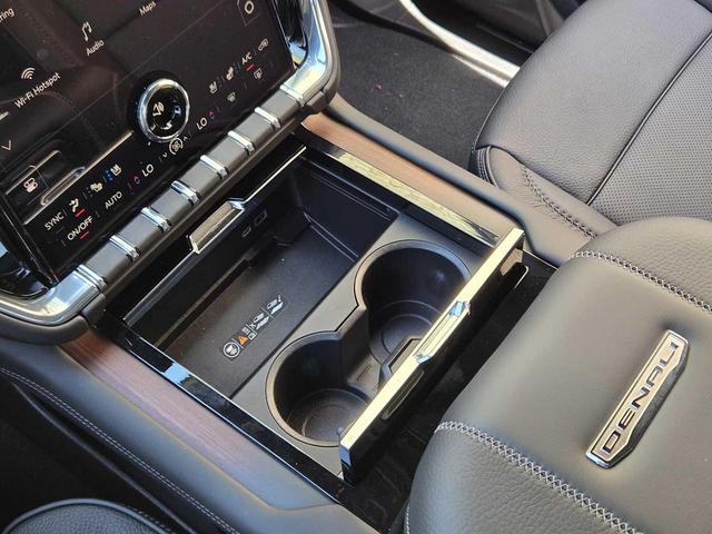 Photo of 2025 Onyx Black GMC Yukon