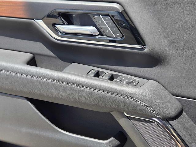 Photo of 2025 Onyx Black GMC Yukon