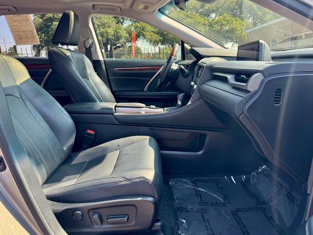 Photo of 2019 Atomic Silver Lexus RX 350L