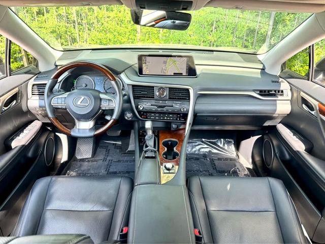 Photo of 2019 Atomic Silver Lexus RX 350L