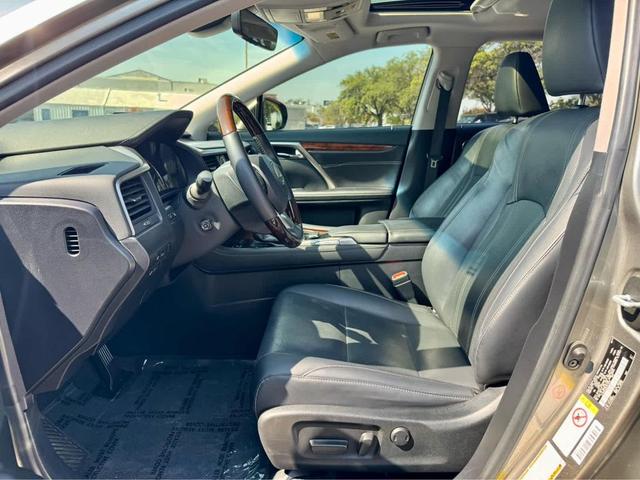 Photo of 2019 Atomic Silver Lexus RX 350L