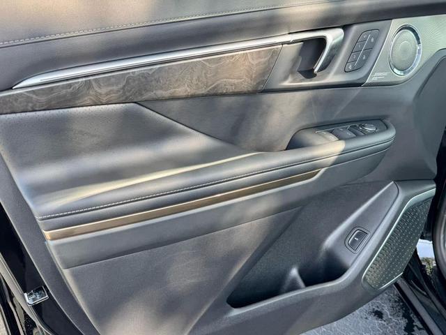 Photo of 2025 Ebony Twilight Metallic Buick Enclave