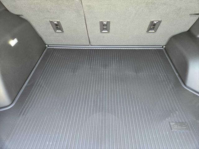 Photo of 2026 Summit White GMC Terrain
