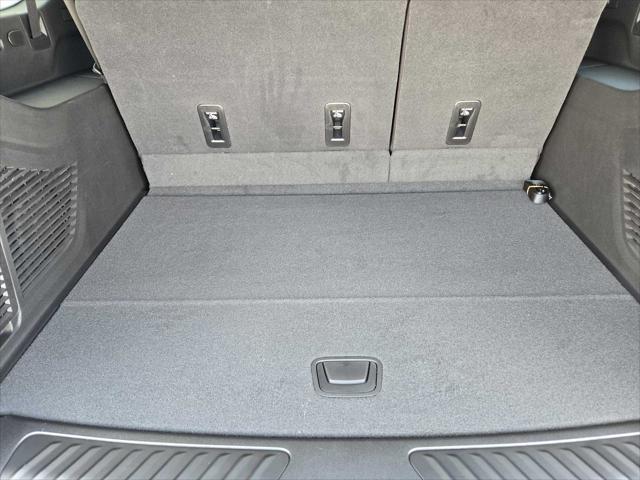 Photo of 2025 Onyx Black GMC Yukon XL