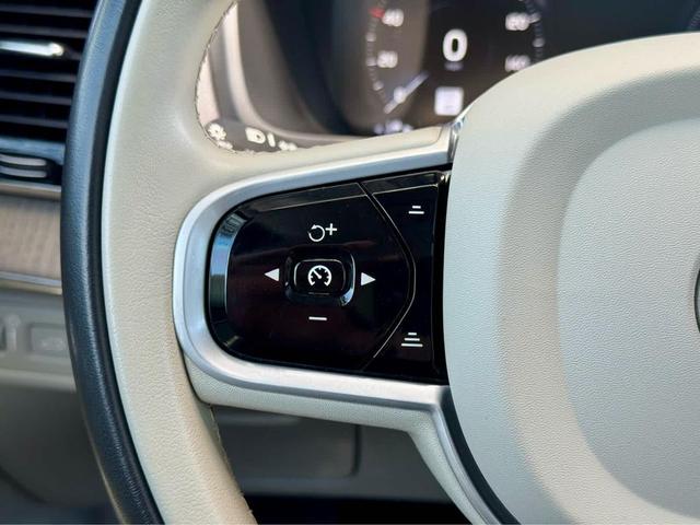 Photo of 2021 WHITE Volvo XC90 Recharge Plug-In Hybrid