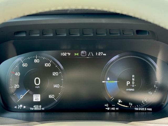 Photo of 2021 WHITE Volvo XC90 Recharge Plug-In Hybrid