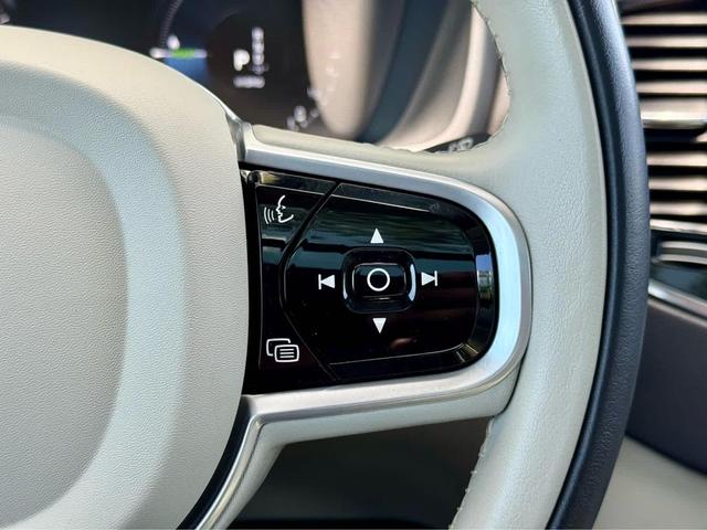 Photo of 2021 WHITE Volvo XC90 Recharge Plug-In Hybrid