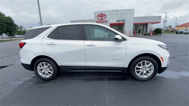 Photo of 2023 Summit White Chevrolet Equinox