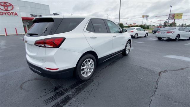 Photo of 2023 Summit White Chevrolet Equinox