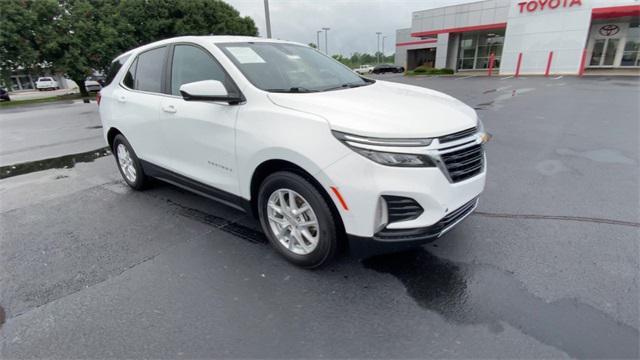 Photo of 2023 Summit White Chevrolet Equinox