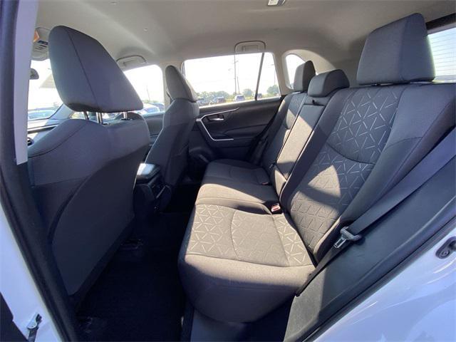 Photo of 2021 Super White Toyota RAV4