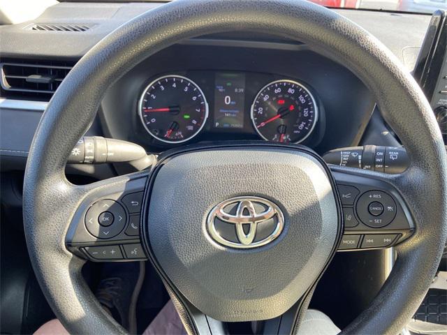 Photo of 2021 Super White Toyota RAV4