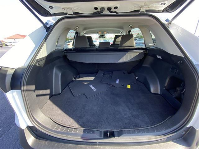 Photo of 2021 Super White Toyota RAV4