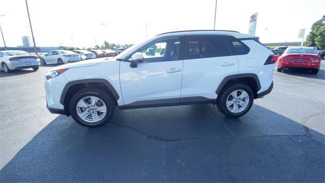 Photo of 2021 Super White Toyota RAV4