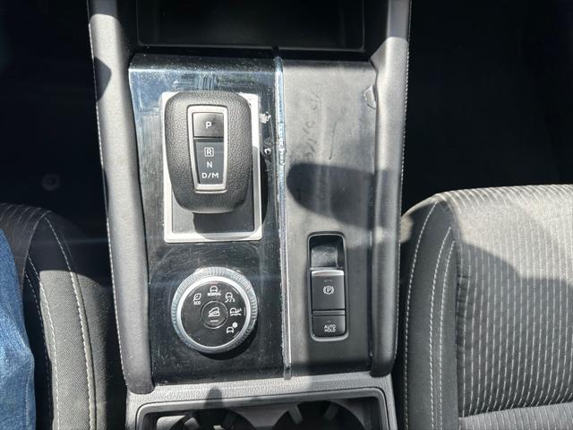 Photo of 2022 BLACK Mitsubishi Outlander