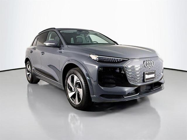 Photo of 2025 Gray Audi Q6 e-tron