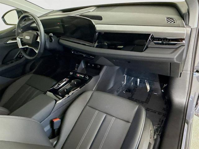 Photo of 2025 Gray Audi Q6 e-tron