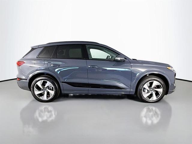 Photo of 2025 Gray Audi Q6 e-tron