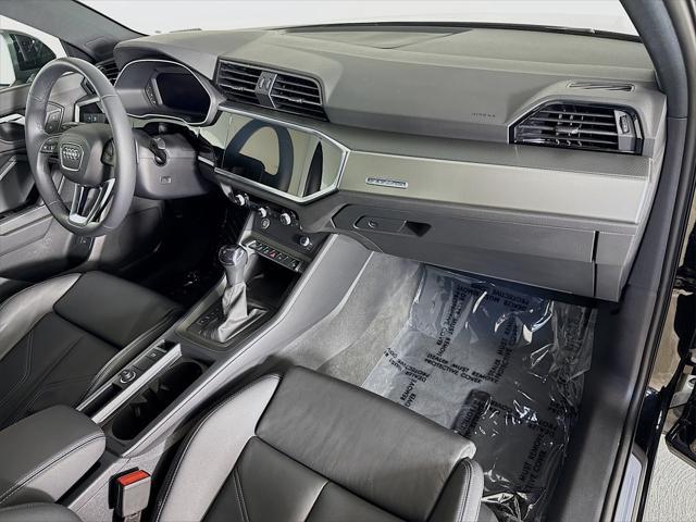 Photo of 2024 Black Metallic Audi Q3