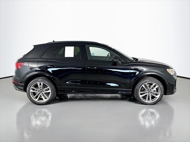 Photo of 2024 Black Metallic Audi Q3