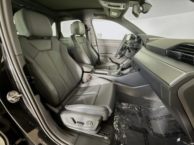 Photo of 2024 Black Metallic Audi Q3