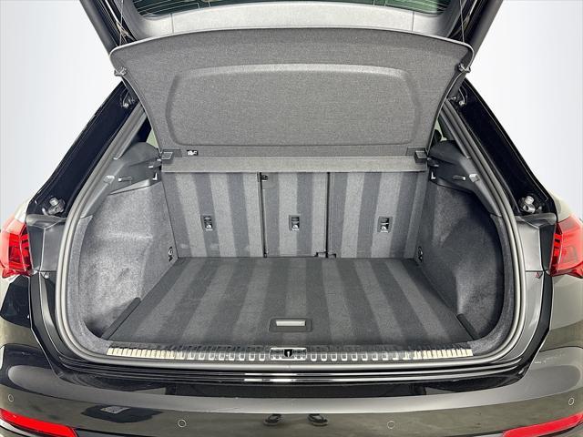 Photo of 2024 Black Metallic Audi Q3