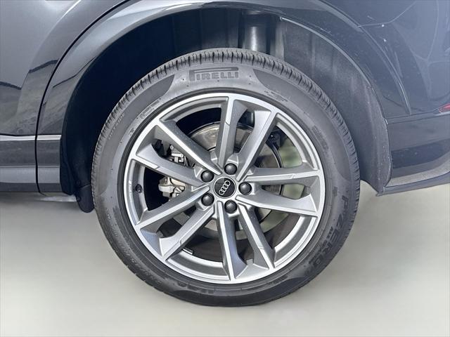 Photo of 2024 Black Metallic Audi Q3