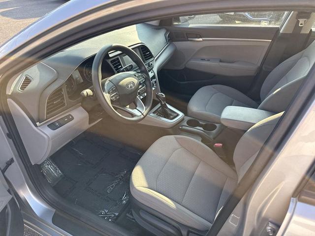 Photo of 2020 Stellar Silver Hyundai ELANTRA