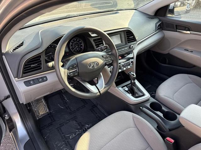 Photo of 2020 Stellar Silver Hyundai ELANTRA