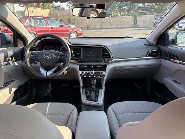 Photo of 2020 Stellar Silver Hyundai ELANTRA