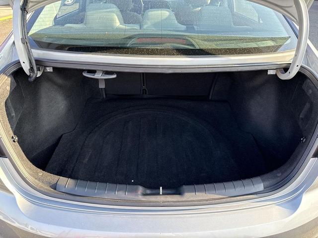 Photo of 2020 Stellar Silver Hyundai ELANTRA