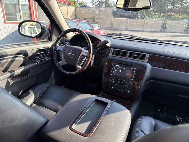 Photo of 2012 Carbon Black Metallic GMC Yukon