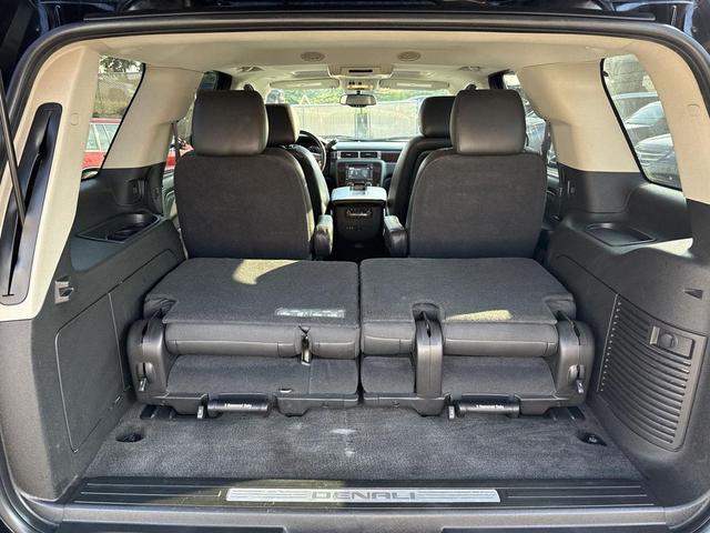 Photo of 2012 Carbon Black Metallic GMC Yukon