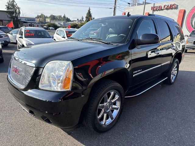 Photo of 2012 Carbon Black Metallic GMC Yukon