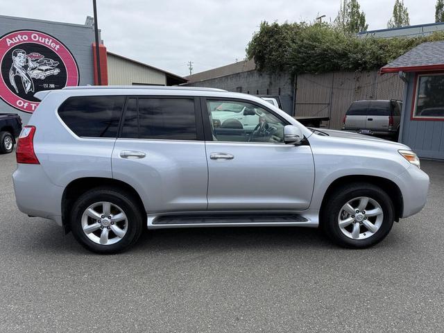 Photo of 2011 Tungsten Pearl Lexus GX 460