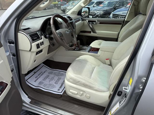 Photo of 2011 Tungsten Pearl Lexus GX 460