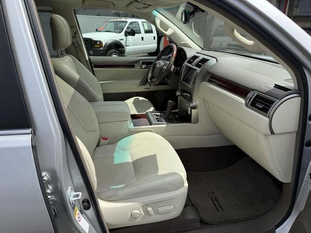 Photo of 2011 Tungsten Pearl Lexus GX 460