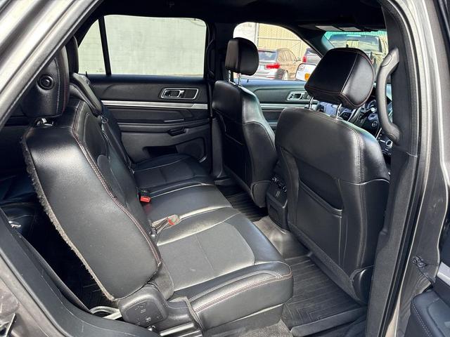 Photo of 2016 Magnetic Metallic Ford Explorer
